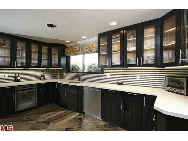 Building Photo - 2001 Coldwater Canyon Dr