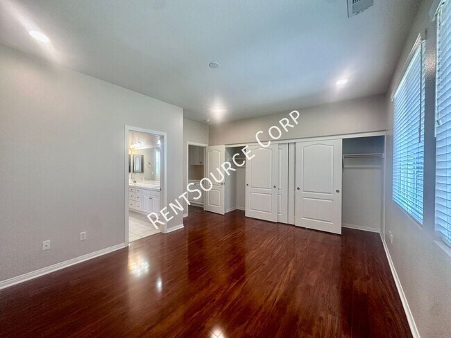 Building Photo - 16339 Mountain Ln
