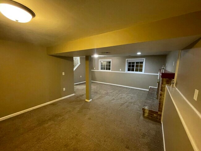 Building Photo - 6630 Cordova Dr