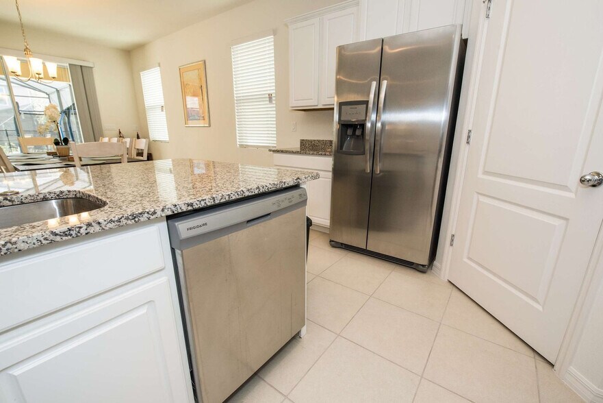 Building Photo - 5277 Oakbourne Ave