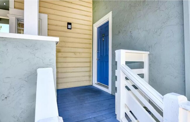 Front Door - 2915 N Texas St