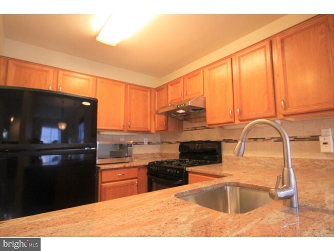 Building Photo - 3700 Harvard Dr