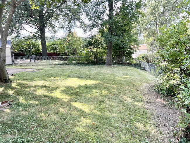 Building Photo - 3 bedroom ranch home in Lindbergh School D...