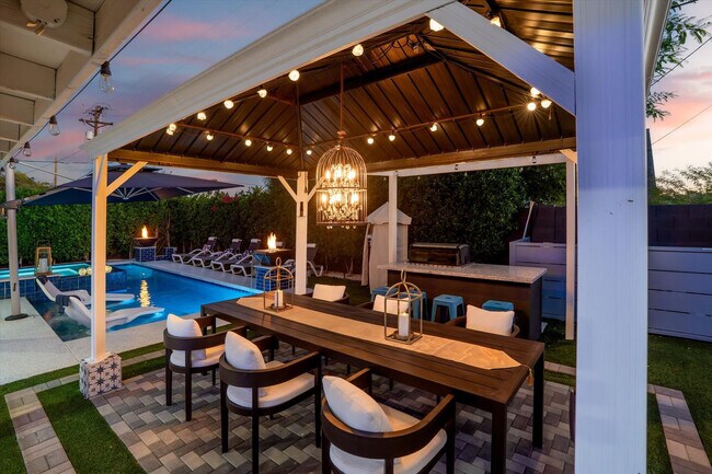 Building Photo - 8543 E Valley Vista Dr