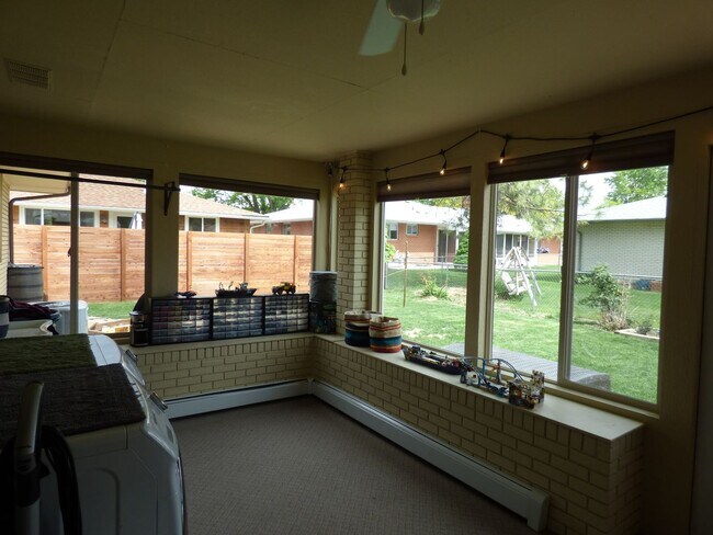 Building Photo - Beautiful Home in Longmont Estates