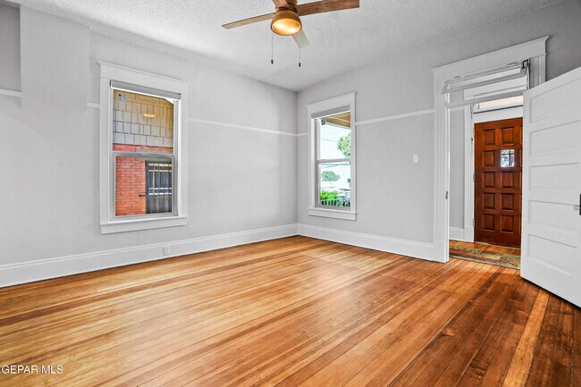 Building Photo - 305 E River Ave