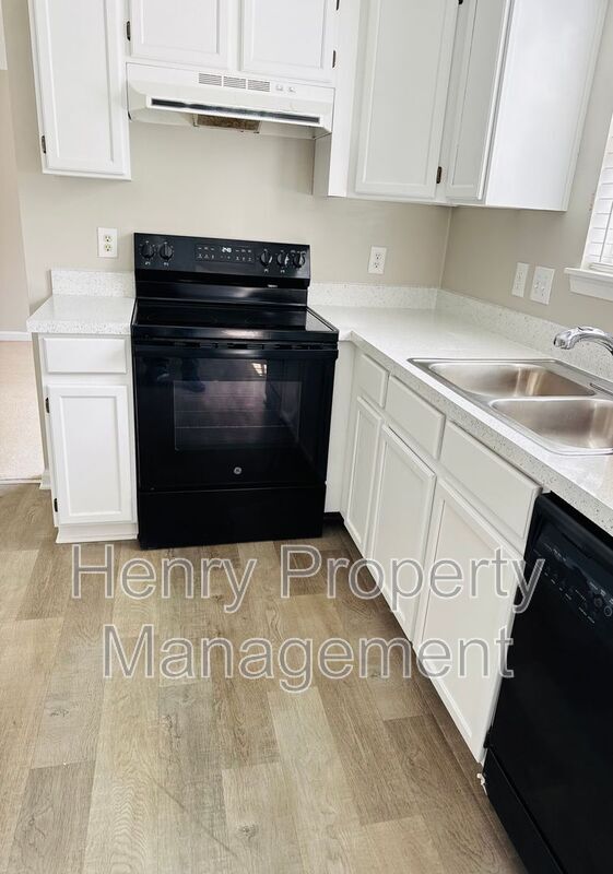 Building Photo - 114 Riva Trace Dr