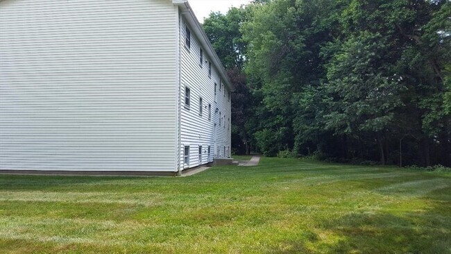 Building Photo - 16 Federal Hill Rd