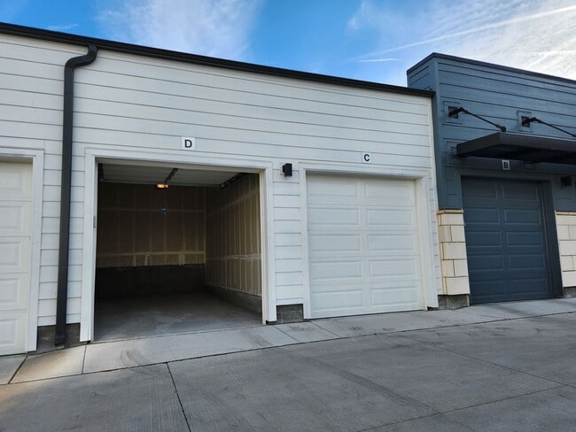 Building Photo - Brand New 2BR/2BA Luxury Townhouse at Grand Vue – Modern Living in Interlocken