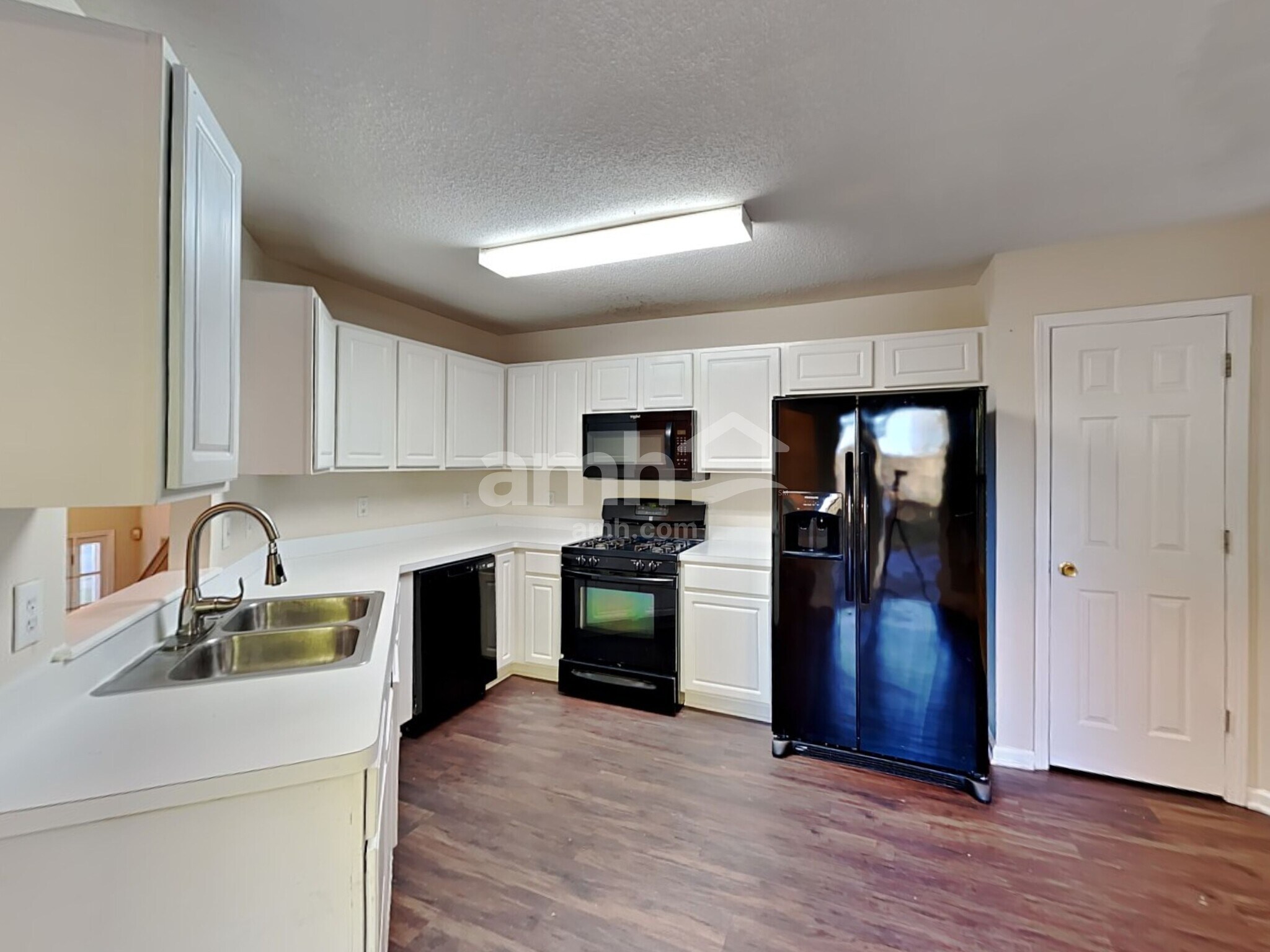 Building Photo - 4098 Amberly Ct
