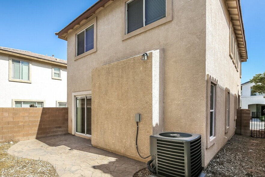 Building Photo - 1022 Shades End Ave