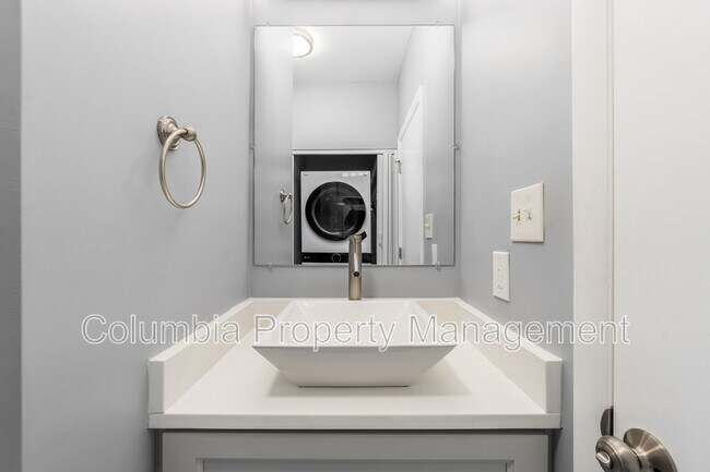 Building Photo - 127 11th St NE