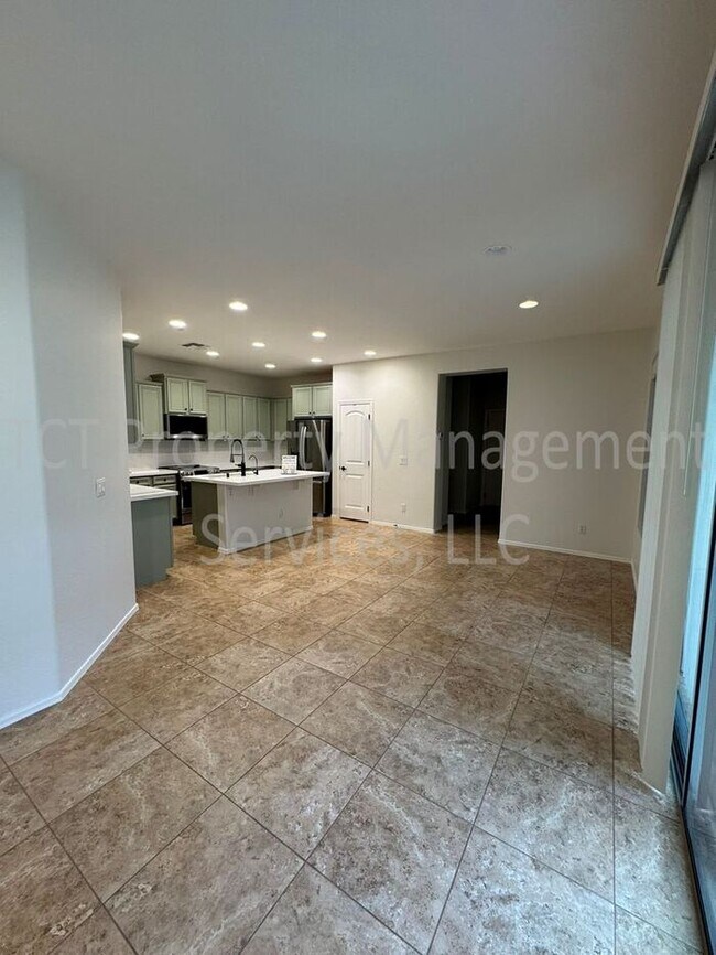 Building Photo - Beautifully Updated Bungalow in Power Ranch