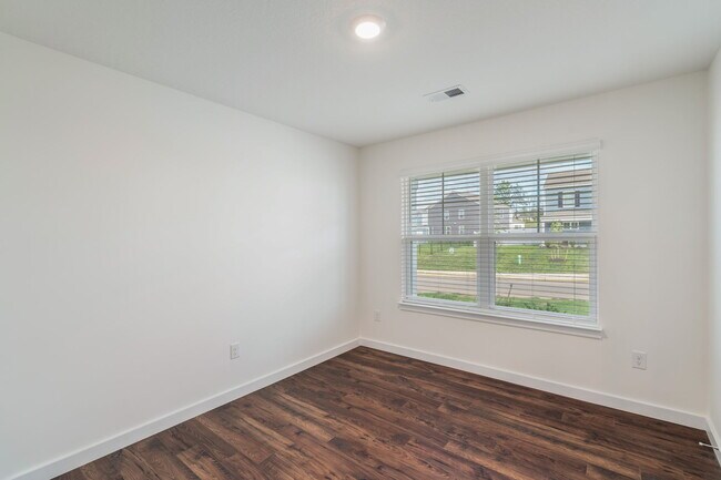 Building Photo - 7650 Belhaven Ln