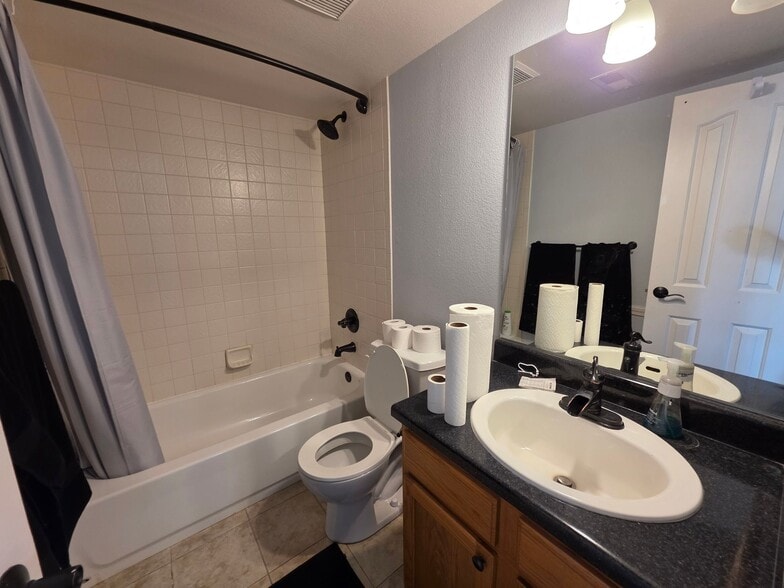 Building Photo - 8865 Chalali Mesa Ct