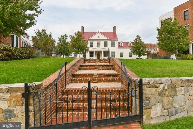 Building Photo - 628 South Carolina Ave SE