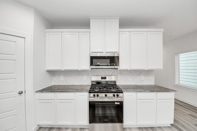 Building Photo - 10327 Sylvan Wds Trl