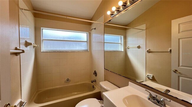 Building Photo - 15915 Heron Hill St