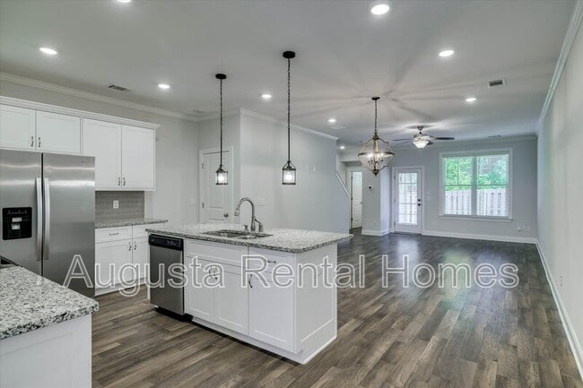 Building Photo - 504 Vinings Dr