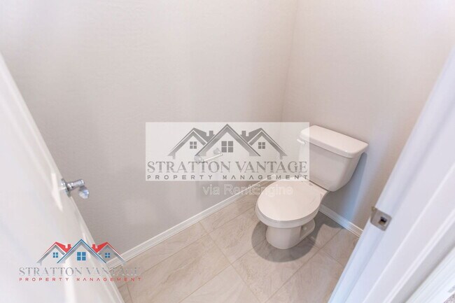 Building Photo - 17625 W Pasadena Ave