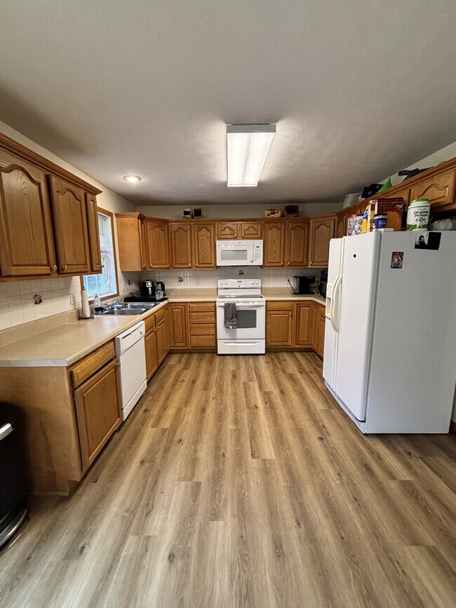 Building Photo - 864 Tremont St