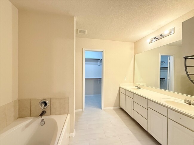 Building Photo - 10515 Ince Ln