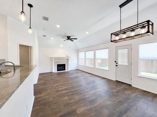 Building Photo - 9903 Presthope Dr