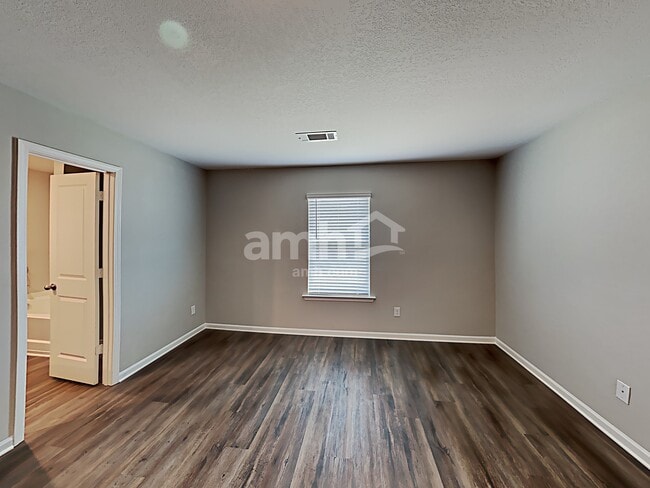 Building Photo - 621 Gleaner Wy