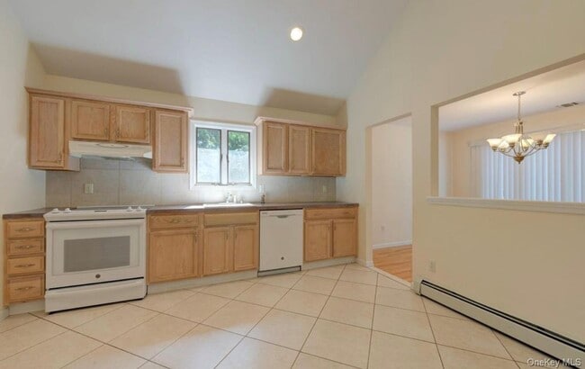 Building Photo - 11 7th St