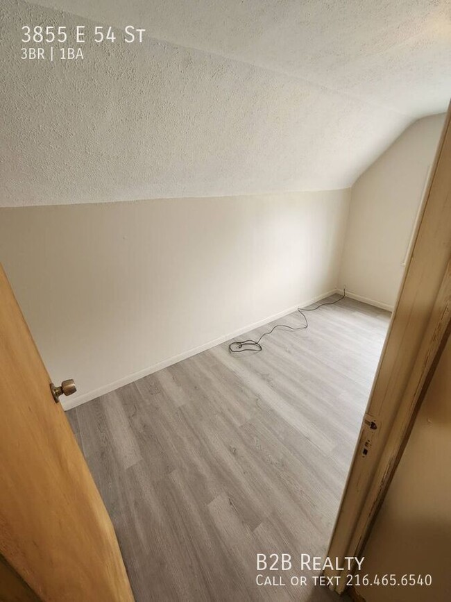 Building Photo - 3855 E 54th St