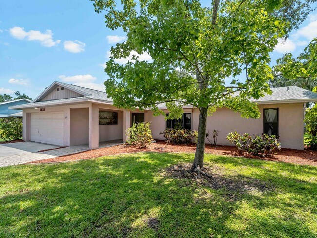 Building Photo - 8429 Cypress Lake Cir