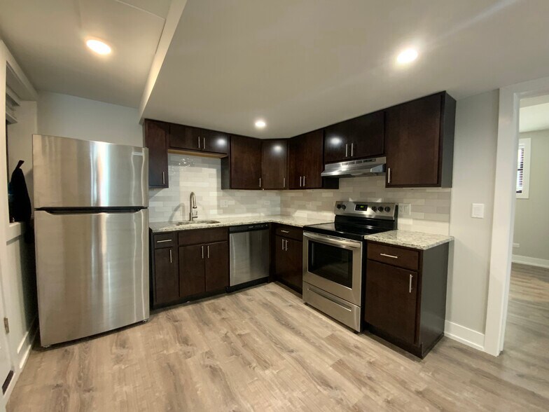 Building Photo - 1143 Maple Ave