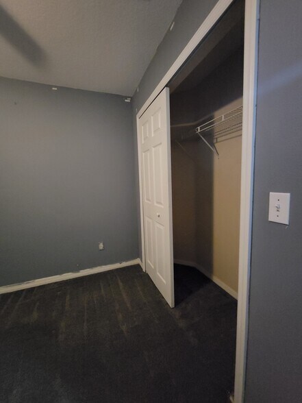 Building Photo - 2038 Blackston Ave