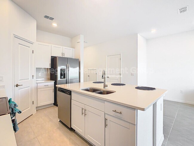 Building Photo - 3588 Landing Net Dr