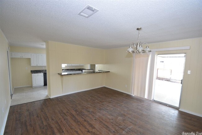 Building Photo - 9412 Warren Dr