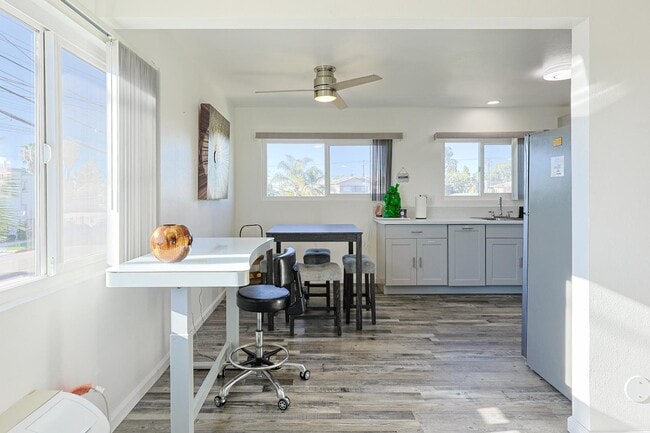 Building Photo - 2437 D Ave