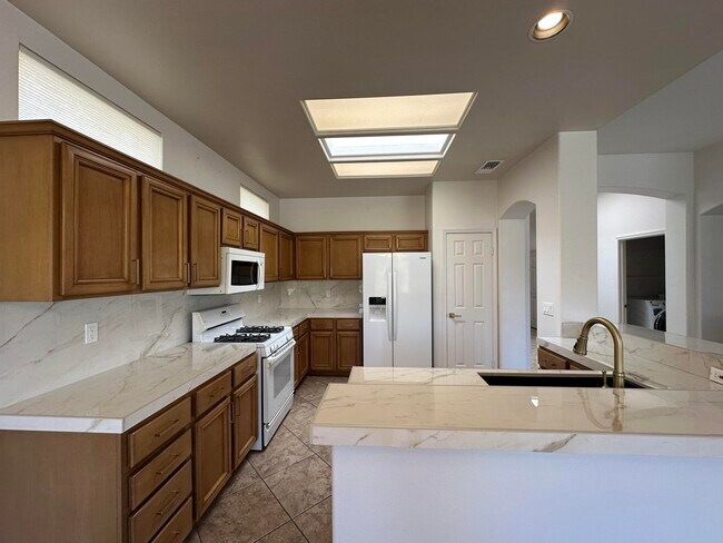 Building Photo - 78284 Rainbow Dr