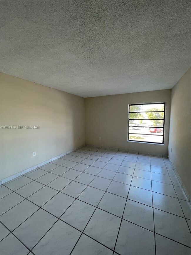 Building Photo - 1350 SW 122nd Ave