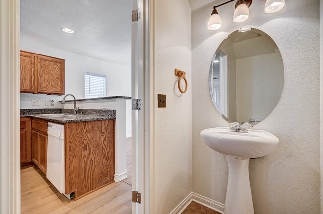 Building Photo - 9065 Diamond Bridge Ave