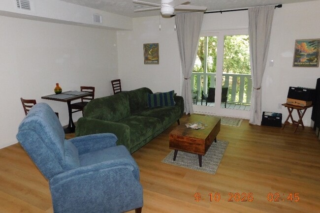 Living Room - Evergreen Townhomes