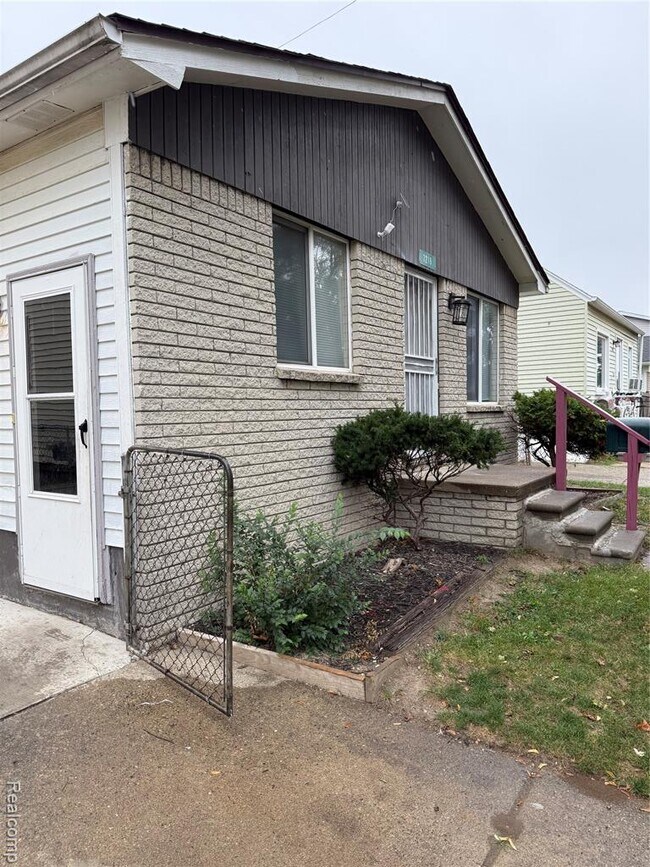 Building Photo - 7219 Hupp Ave