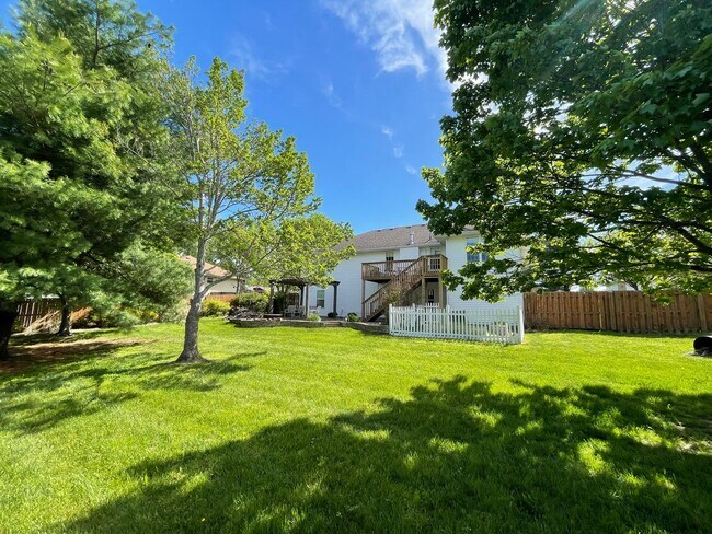 Building Photo - 1407 S 17th Ave