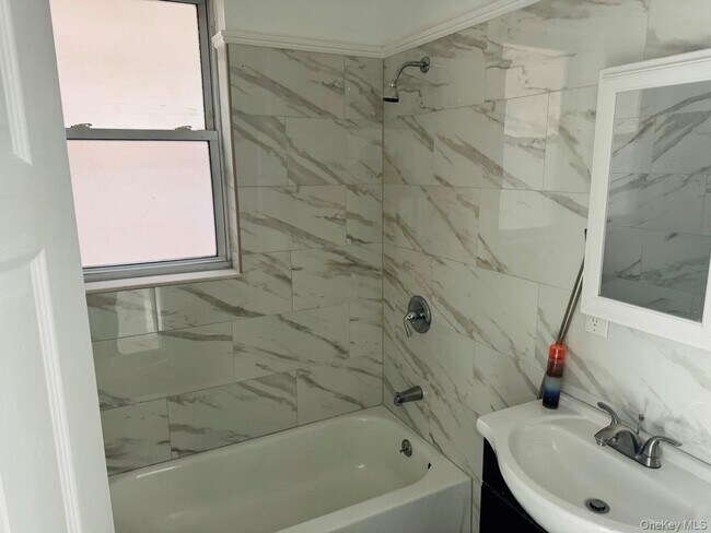 Building Photo - 438 Locust St