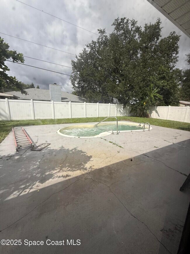 Building Photo - 4900 Volusia Ave