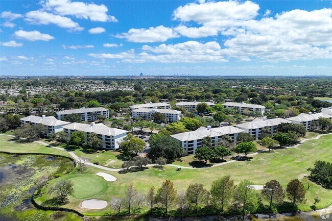 Building Photo - 1520 Whitehall Dr