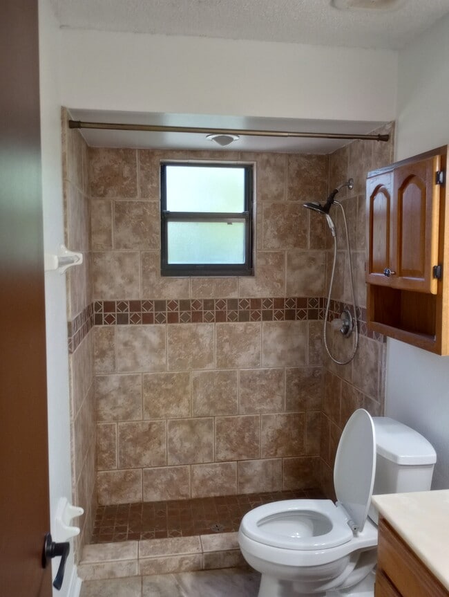 Building Photo - 2063 Penncrest Ct