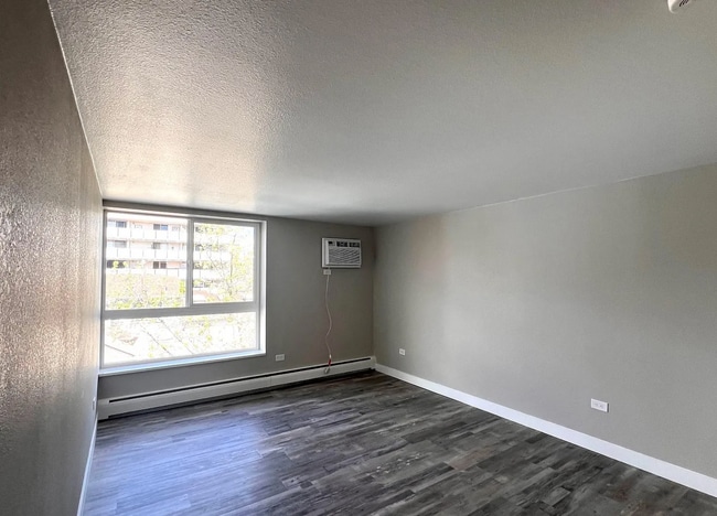 Building Photo - 1050 N Lafayette St