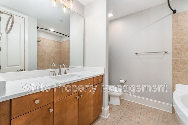 Building Photo - 4625 Piedmont Row Dr