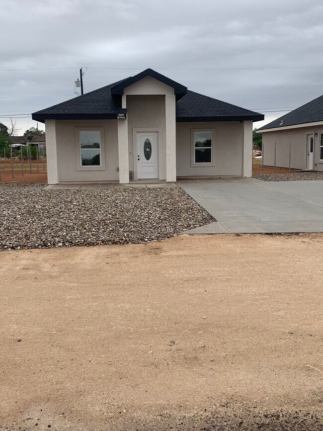 Building Photo - Wickett