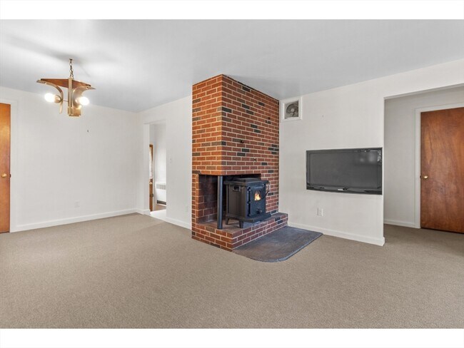 Building Photo - 32 Rathbun Rd